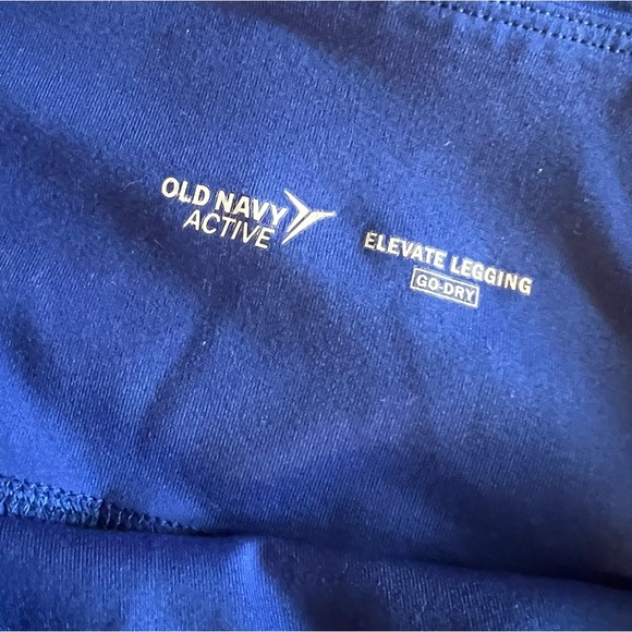 Old Navy Active Blue Go-Dry Elevate High-Waisted Crop Leggings - Picture 4 of 11